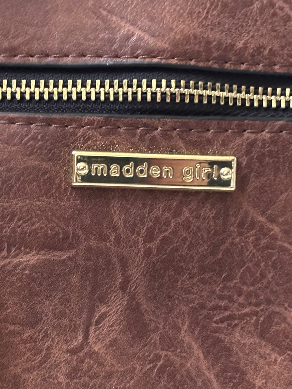 Madden Girl Brown Faux Leather Crossbody Bag Gold Chain Tassle - Picture 2 of 7